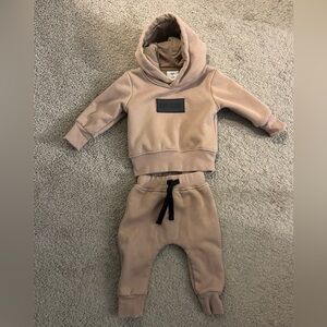 Olive + Scout Toddler Sweatsuit Hoodie Jogger Set Tan 6–12M EUC